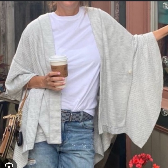 cabi Reversible Cape poncho kimono stripe polka dot grey white size xs/sm #5846 - Picture 9 of 10